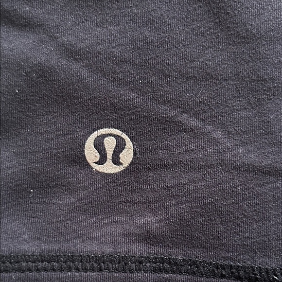 lululemon athletica Women's Black Athletic Shorts - Picture 2 of 3